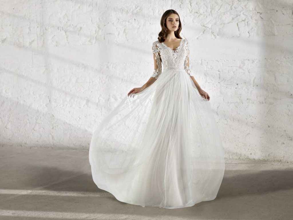Collection Modeca - Robe Ensley - Tout pour la mariée à Evian - Robes de mariage, coiffure, maquillage, fleurs, onglerie