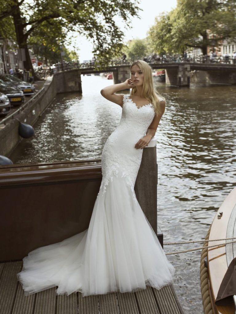 Collection Modeca 2020 - Robe Fabienne - Tout pour la mariée à Evian - Robes de mariage, coiffure, maquillage, fleurs, onglerie