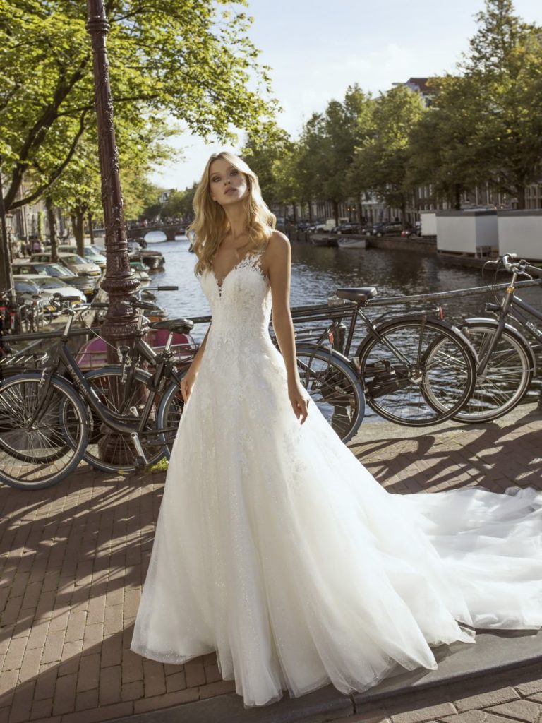 Collection Modeca 2020 - Robe Festa - Tout pour la mariée à Evian - Robes de mariage, coiffure, maquillage, fleurs, onglerie