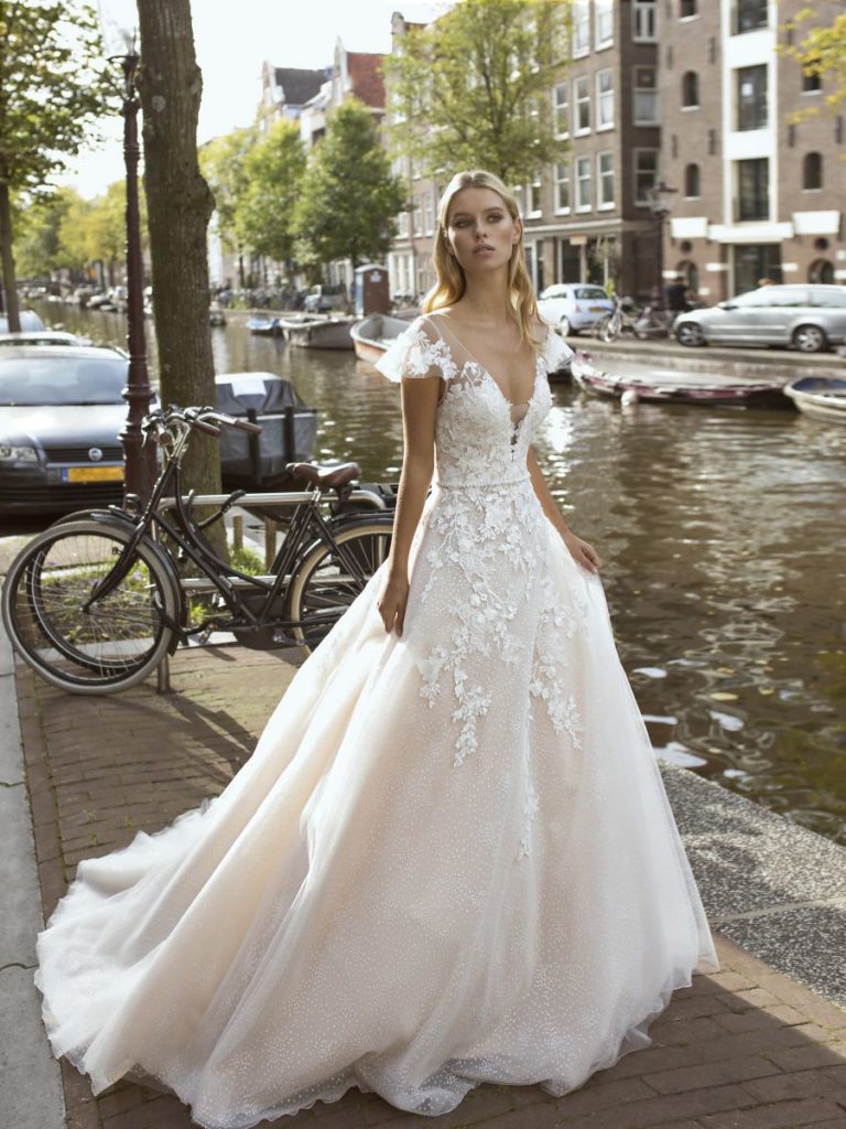 Collection Modeca 2020 - Robe Finley - Tout pour la mariée à Evian - Robes de mariage, coiffure, maquillage, fleurs, onglerie